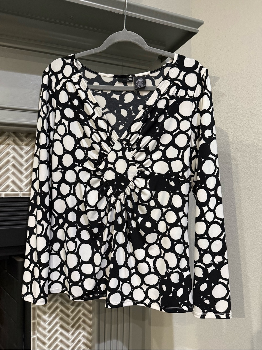 East 5th Black & White Circle-Print Twist-Front Long Sleeve Top